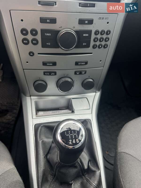 Універсал Opel Astra 2012 в Бродах