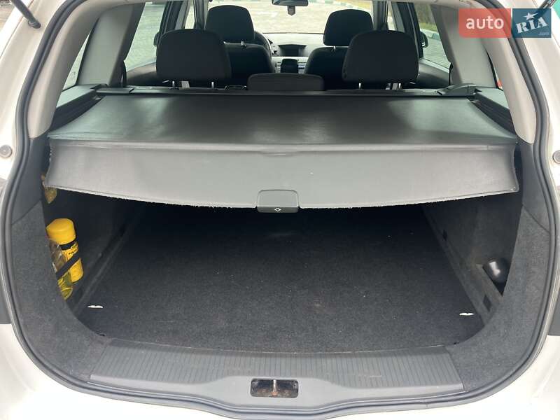 Універсал Opel Astra 2012 в Бродах