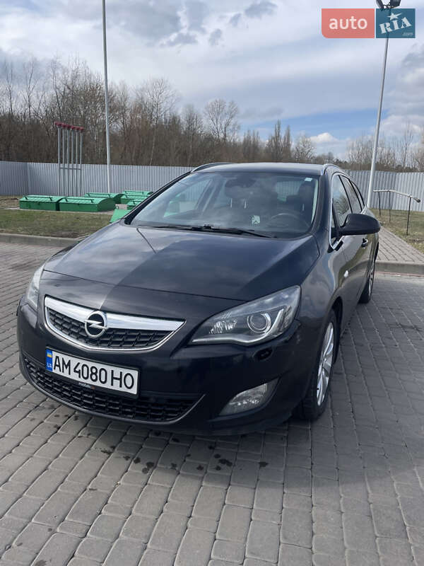 Универсал Opel Astra 2011 в Бердичеве