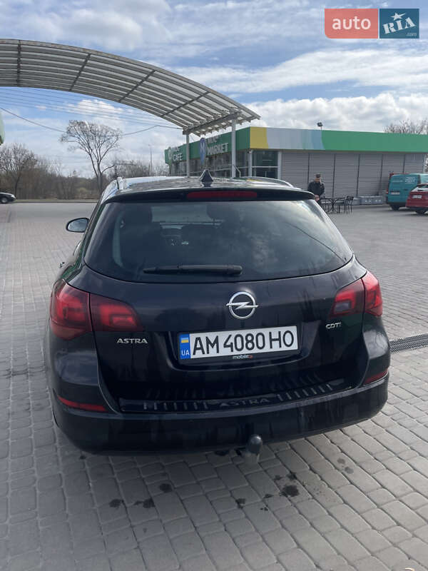 Универсал Opel Astra 2011 в Бердичеве