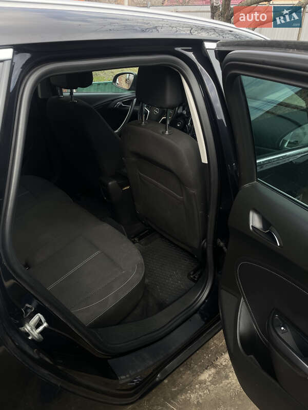 Универсал Opel Astra 2011 в Бердичеве