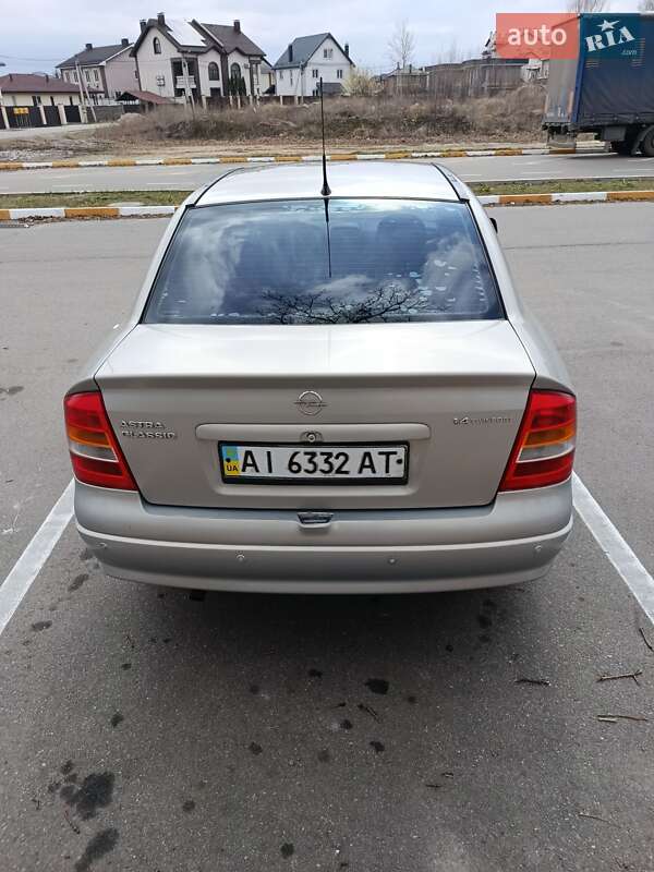 Седан Opel Astra 2006 в Киеве