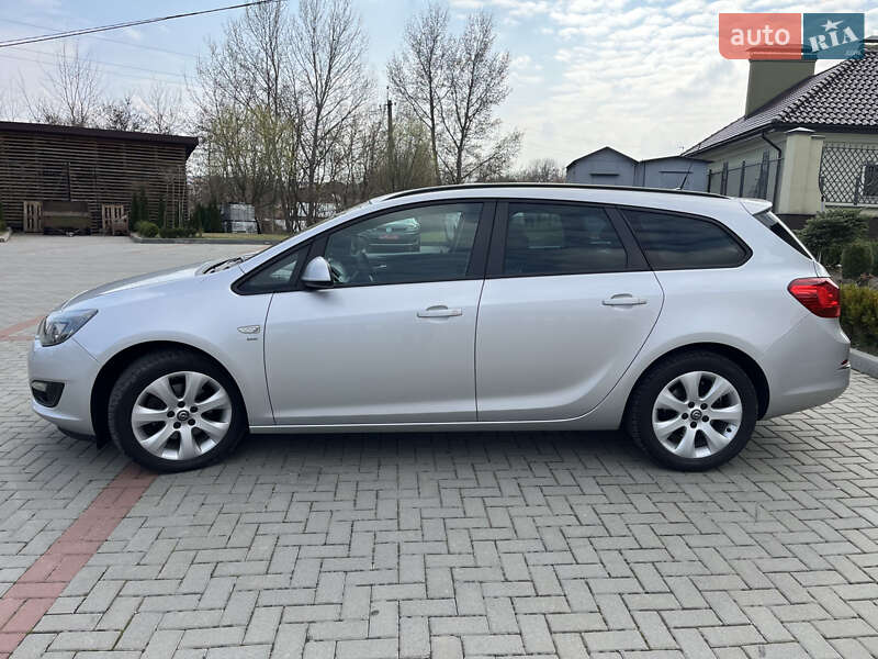 Універсал Opel Astra 2014 в Золочеві
