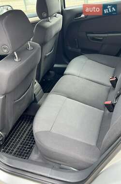 Универсал Opel Astra 2007 в 
