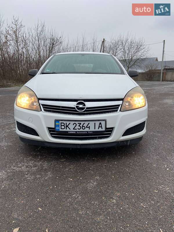 Хэтчбек Opel Astra 2009 в Здолбунове