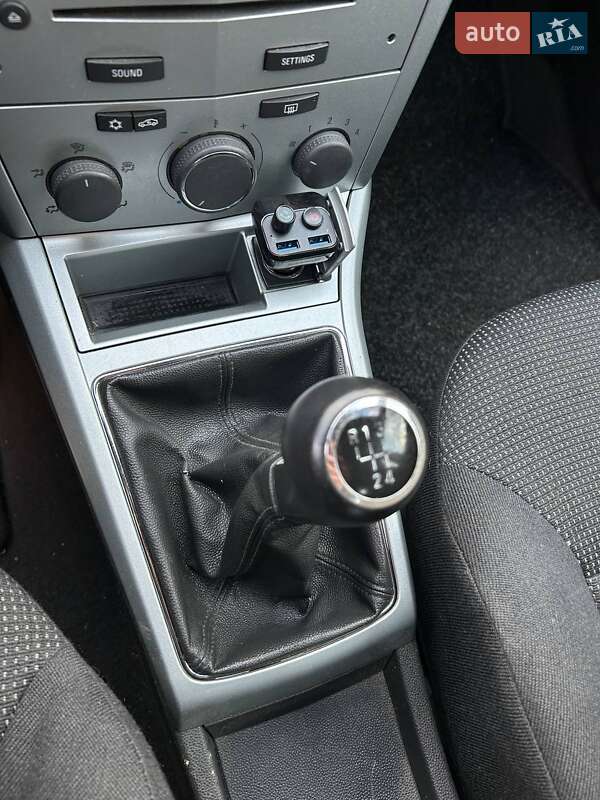 Хэтчбек Opel Astra 2009 в Здолбунове
