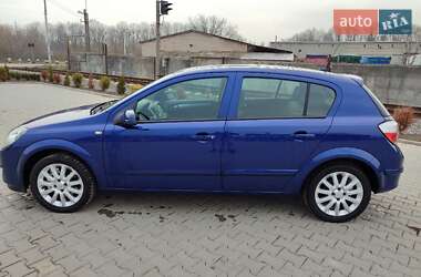 Хэтчбек Opel Astra 2006 в 