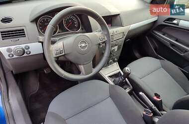 Хэтчбек Opel Astra 2006 в 