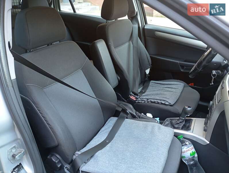 Универсал Opel Astra 2007 в Львове