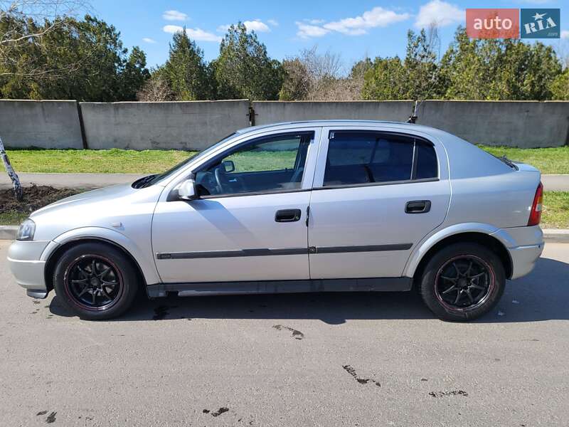 Хэтчбек Opel Astra 1999 в Измаиле