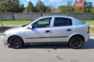 Хэтчбек Opel Astra 1999 в 