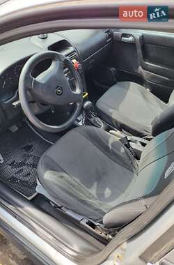 Хэтчбек Opel Astra 1999 в 