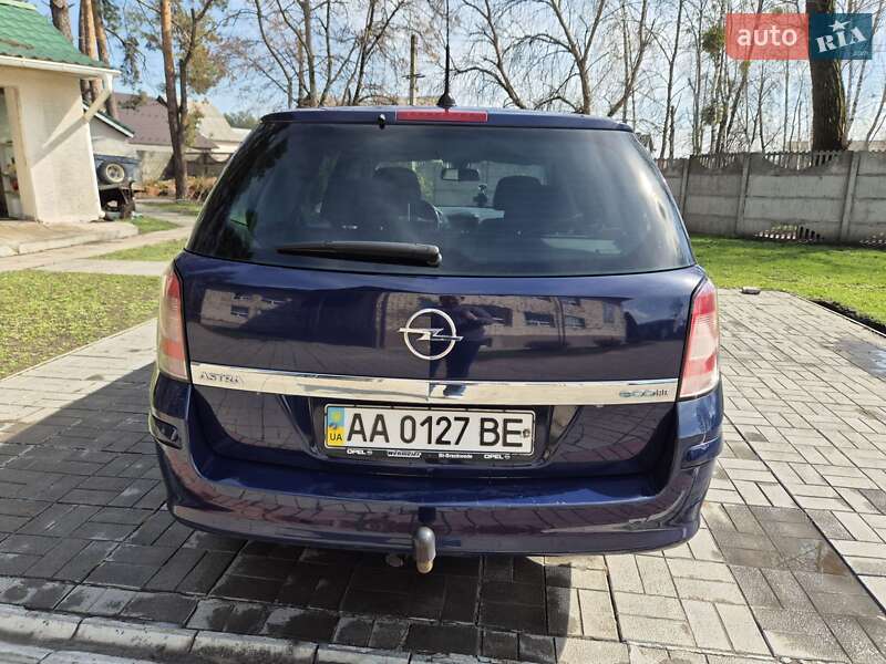 Універсал Opel Astra 2010 в Києві