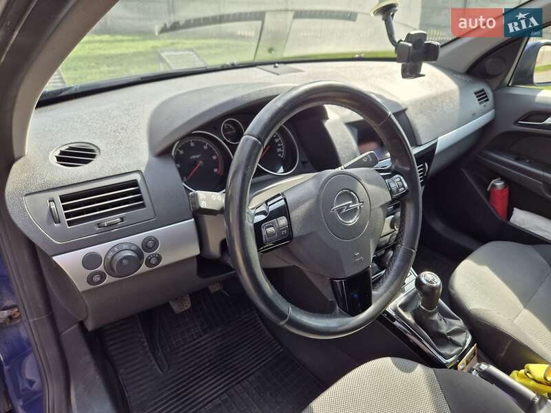 Універсал Opel Astra 2010 в Києві