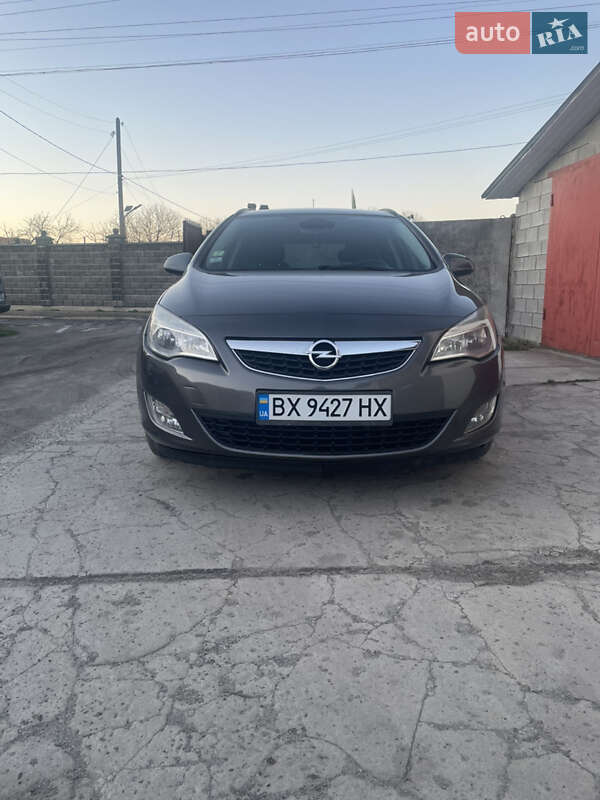 Opel Astra 2011