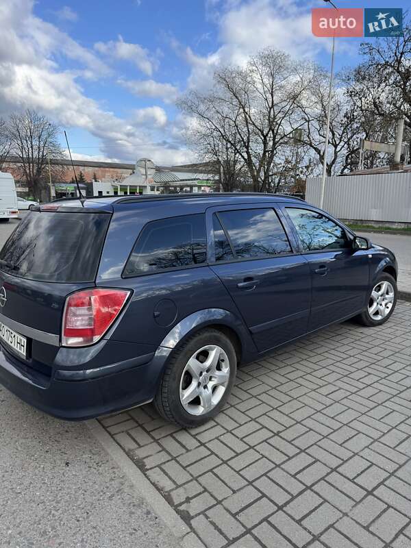 Универсал Opel Astra 2007 в Ужгороде