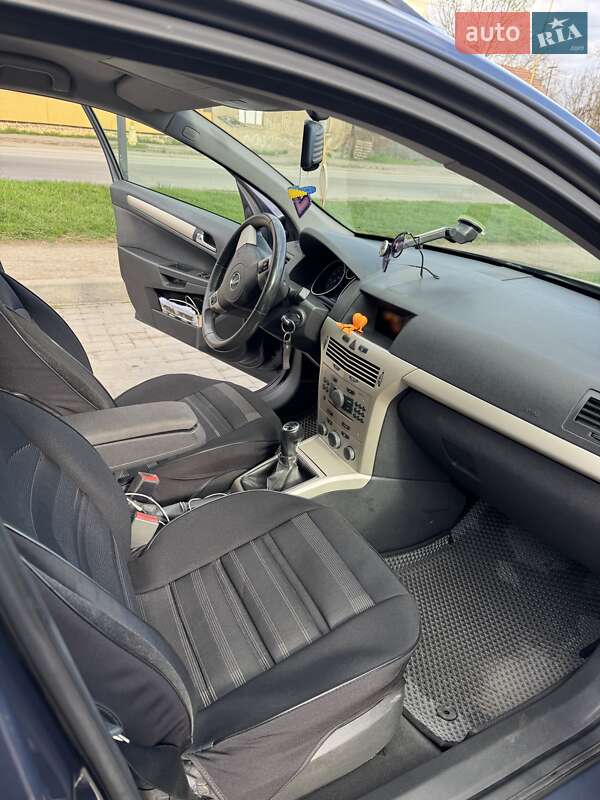Универсал Opel Astra 2007 в Ужгороде