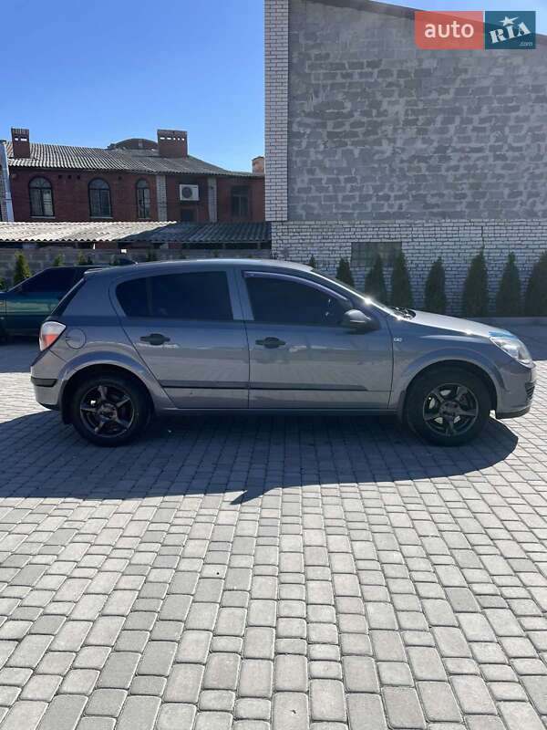Хэтчбек Opel Astra 2006 в Львове