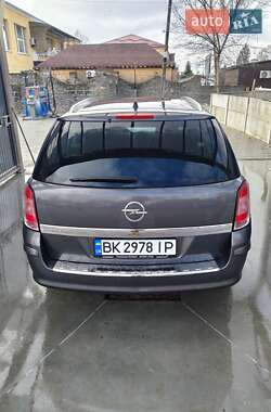 Универсал Opel Astra 2010 в 
