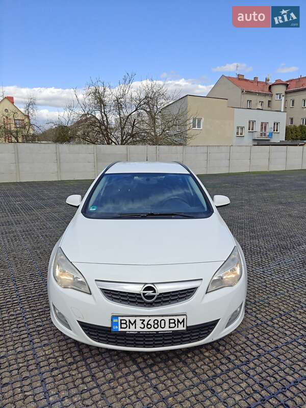 Універсал Opel Astra 2012 в 