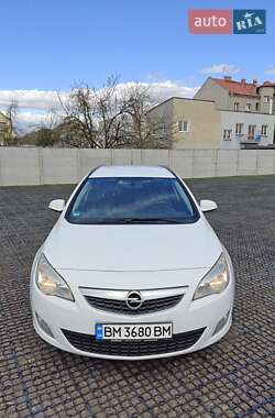Універсал Opel Astra 2012 в 