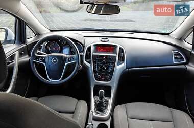 Універсал Opel Astra 2012 в 