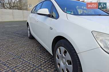Універсал Opel Astra 2012 в 