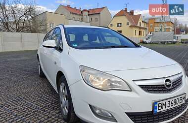 Універсал Opel Astra 2012 в 