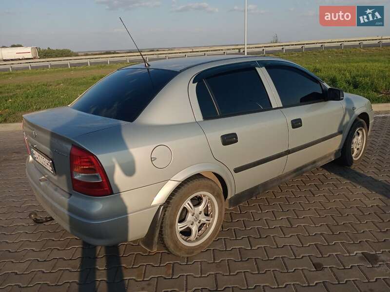Седан Opel Astra 2006 в Голованевске фото 5 Седан Opel Astra 2006 в Голованевске