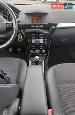 Универсал Opel Astra 2009 в 