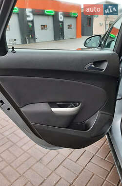 Универсал Opel Astra 2011 в 