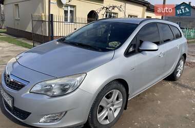 Универсал Opel Astra 2011 в 