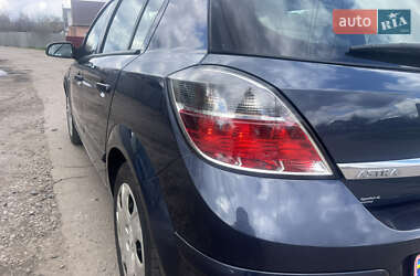 Хэтчбек Opel Astra 2008 в 