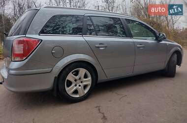 Универсал Opel Astra 2010 в 