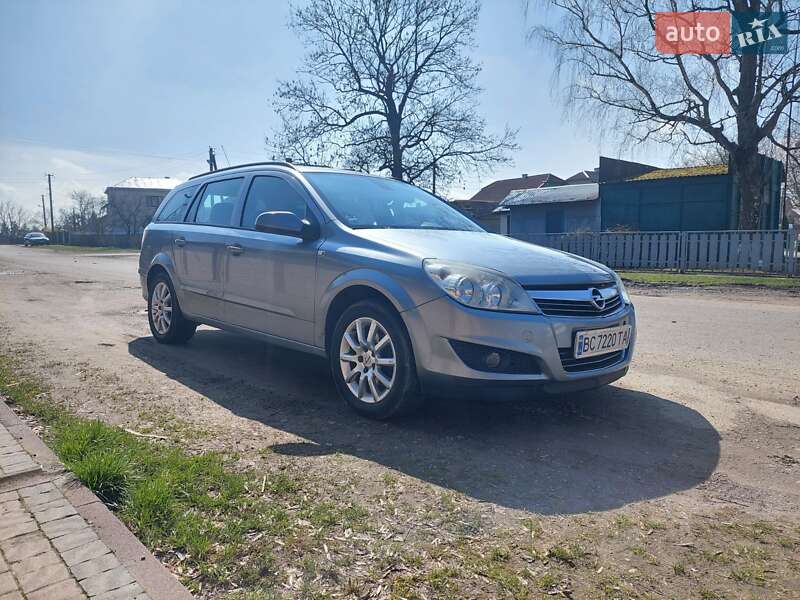 Универсал Opel Astra 2008 в Стрые