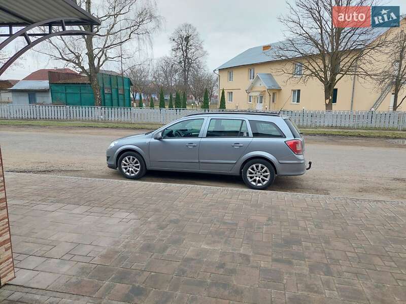 Универсал Opel Astra 2008 в Стрые