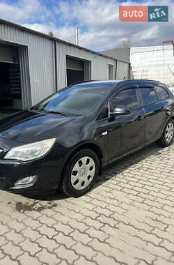 Универсал Opel Astra 2011 в 