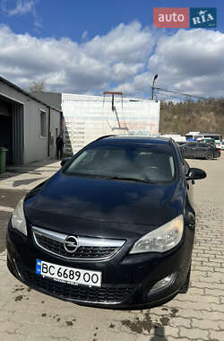 Универсал Opel Astra 2011 в 