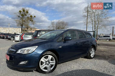 Универсал Opel Astra 2011 в 