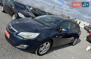 Универсал Opel Astra 2011 в 