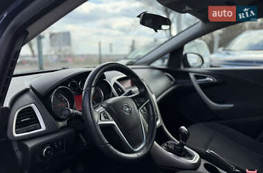 Универсал Opel Astra 2011 в 