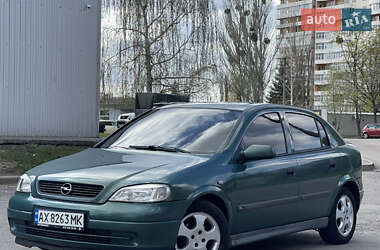 Хэтчбек Opel Astra 2000 в 