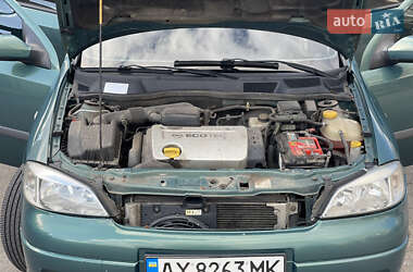 Хэтчбек Opel Astra 2000 в 