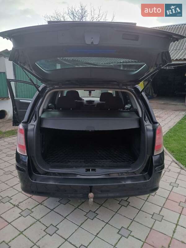 Универсал Opel Astra 2010 в Чорткове
