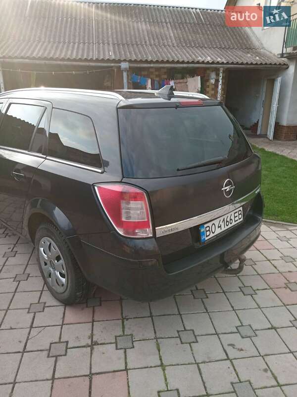 Универсал Opel Astra 2010 в Чорткове