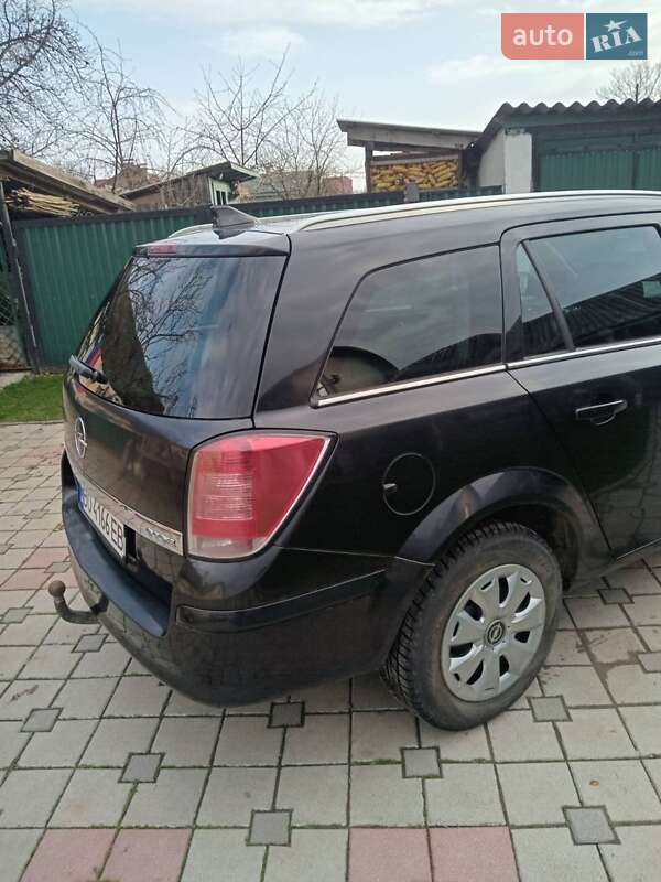Универсал Opel Astra 2010 в Чорткове