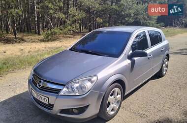 Хэтчбек Opel Astra 2008 в 