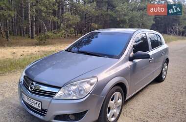 Хэтчбек Opel Astra 2008 в 