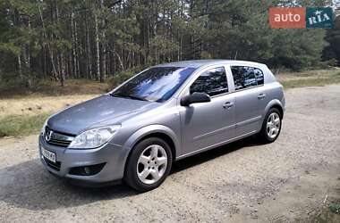 Хэтчбек Opel Astra 2008 в 