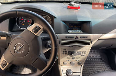 Универсал Opel Astra 2007 в 